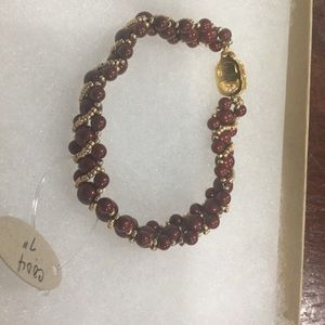 7". Beautiful beaded bracelet