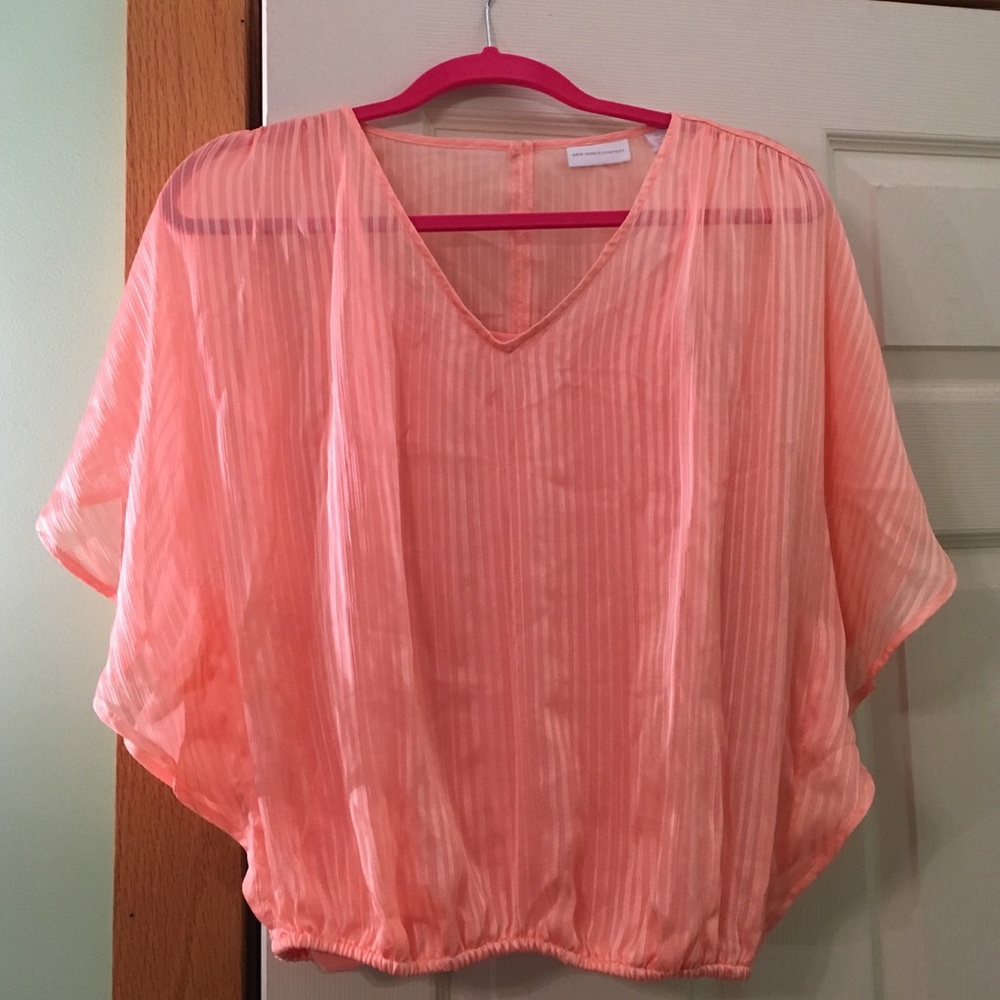 ✨NWT✨ New York & Company Coral Top