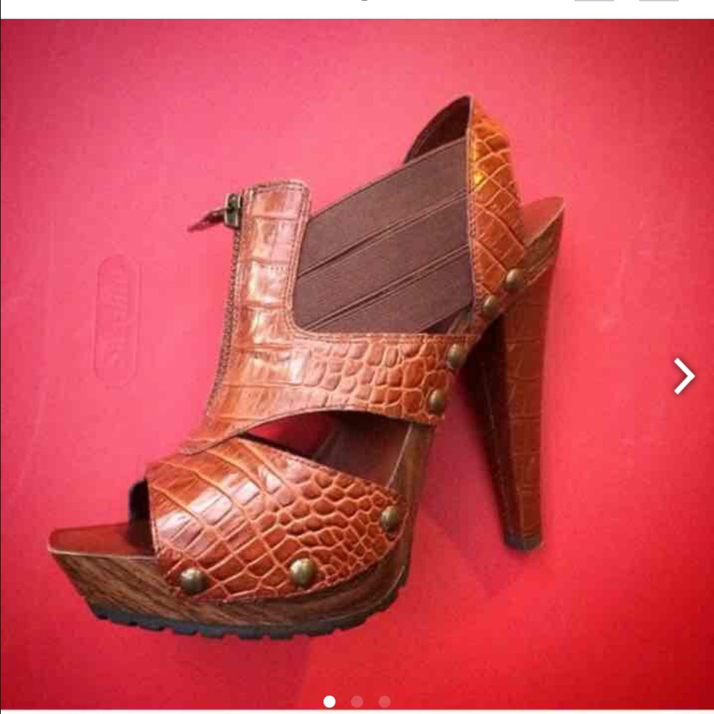 ***soldddd**** Jessica Simpson brown heel