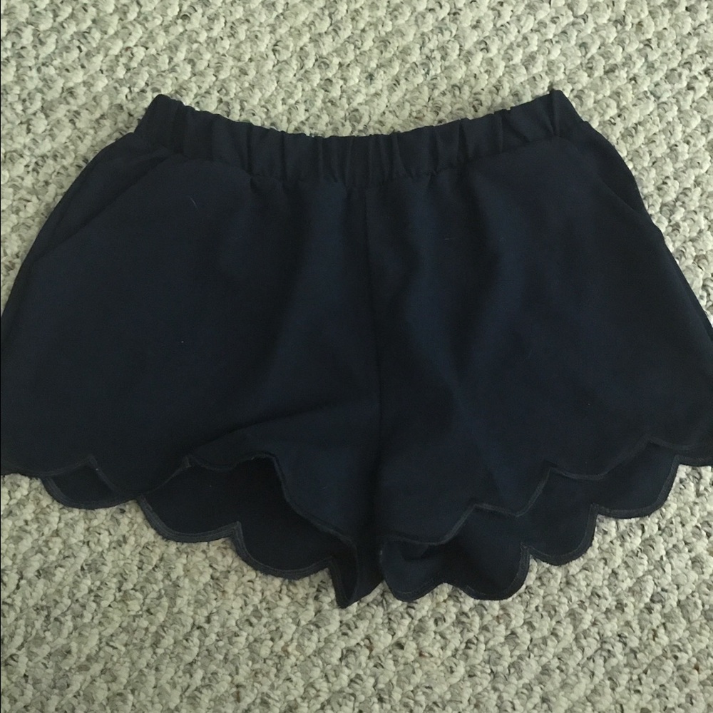 Size L Navy Blue Scalloped Shorts