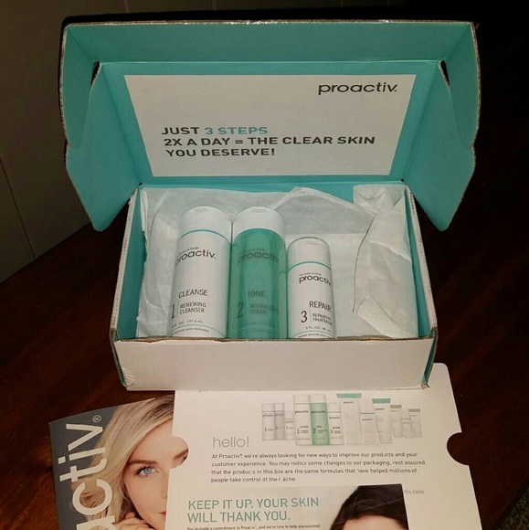 PROACTIV SOLUTION 3-Step System - Picture 2 of 4