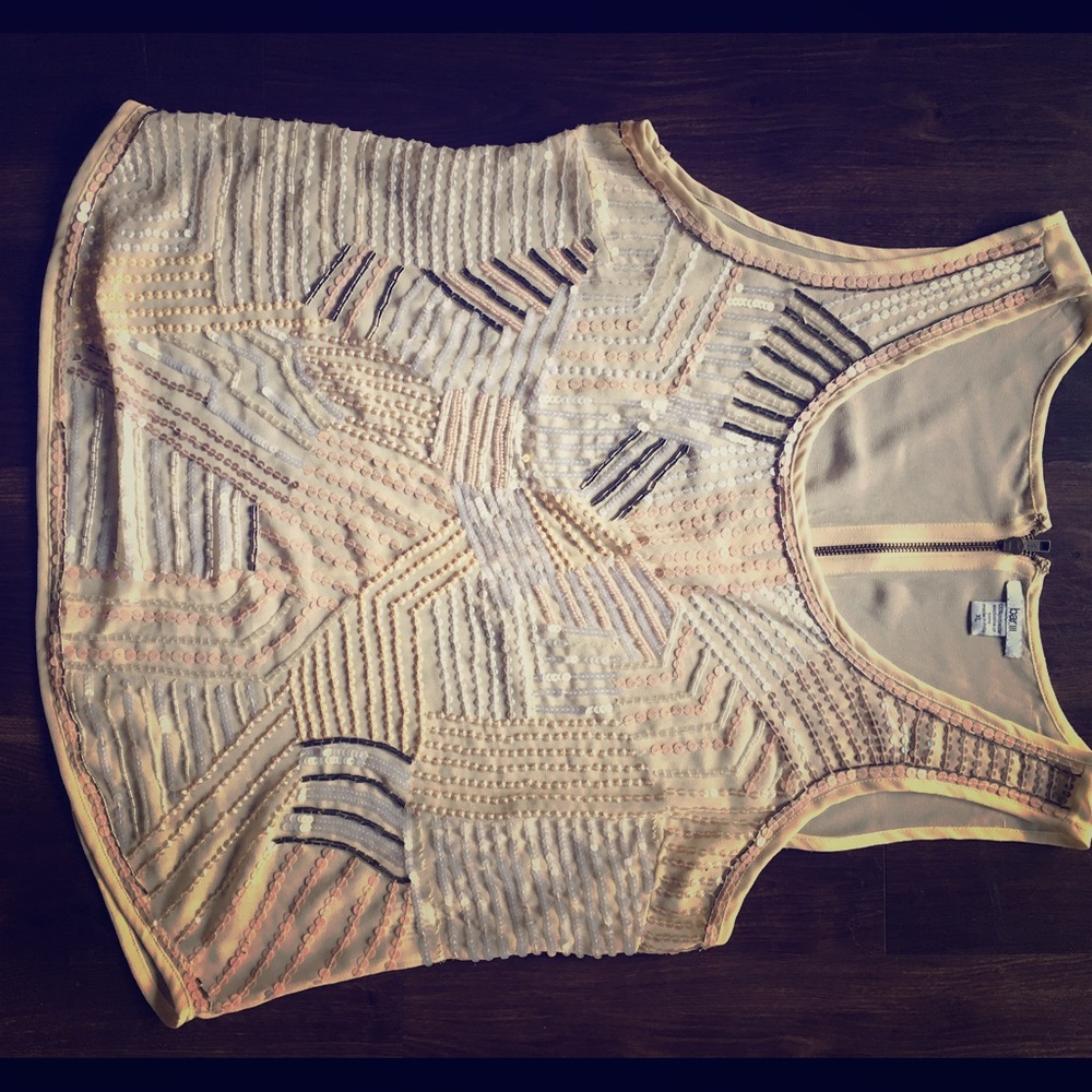 Sheet back sequin tank top