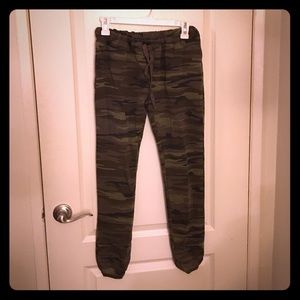 Camo print banded sweat pants NWOT
