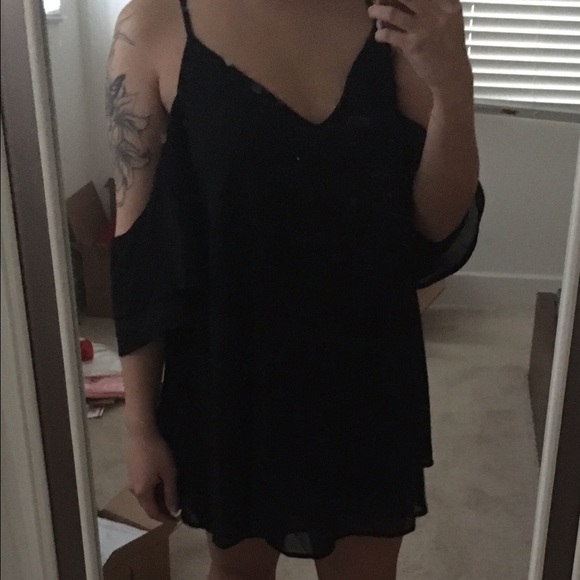 Black Dress - Picture 4 of 4