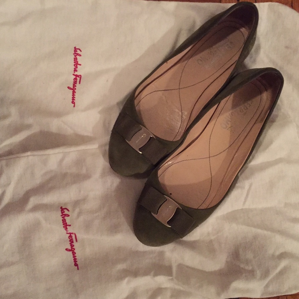 PRICE DROP!! Salvatore Ferragamo Suede Flats - Picture 1 of 3