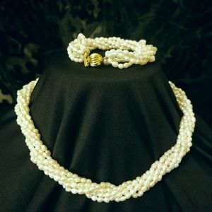 freshwater pearl necklace and bracelet set