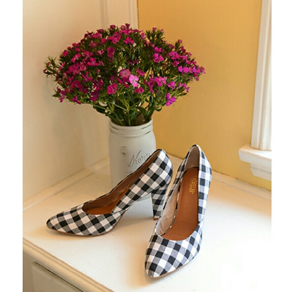 LAST PAIR/Seychelles Blk/White Gingham - SALE - Picture 2 of 4