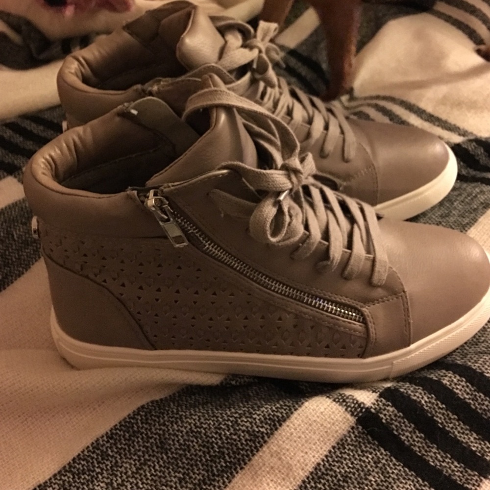 Steve Madden sneakers