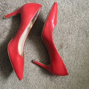 Red Vince Camuto heels size 8