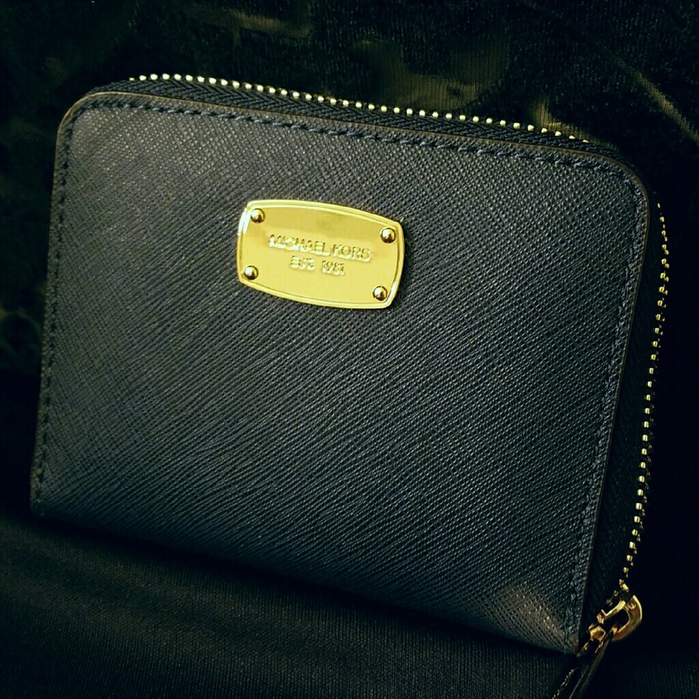 Michael Kors Wallet (unused)
