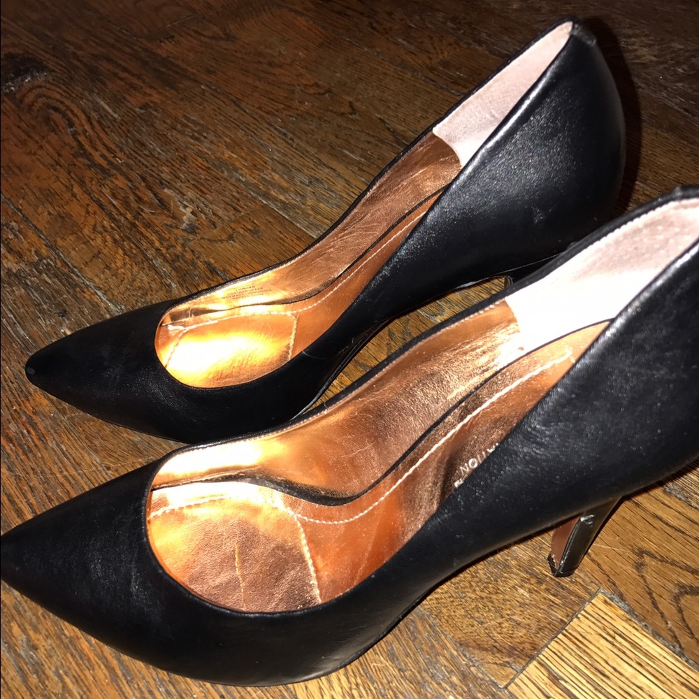 BCBGeneration Classic Black Pump