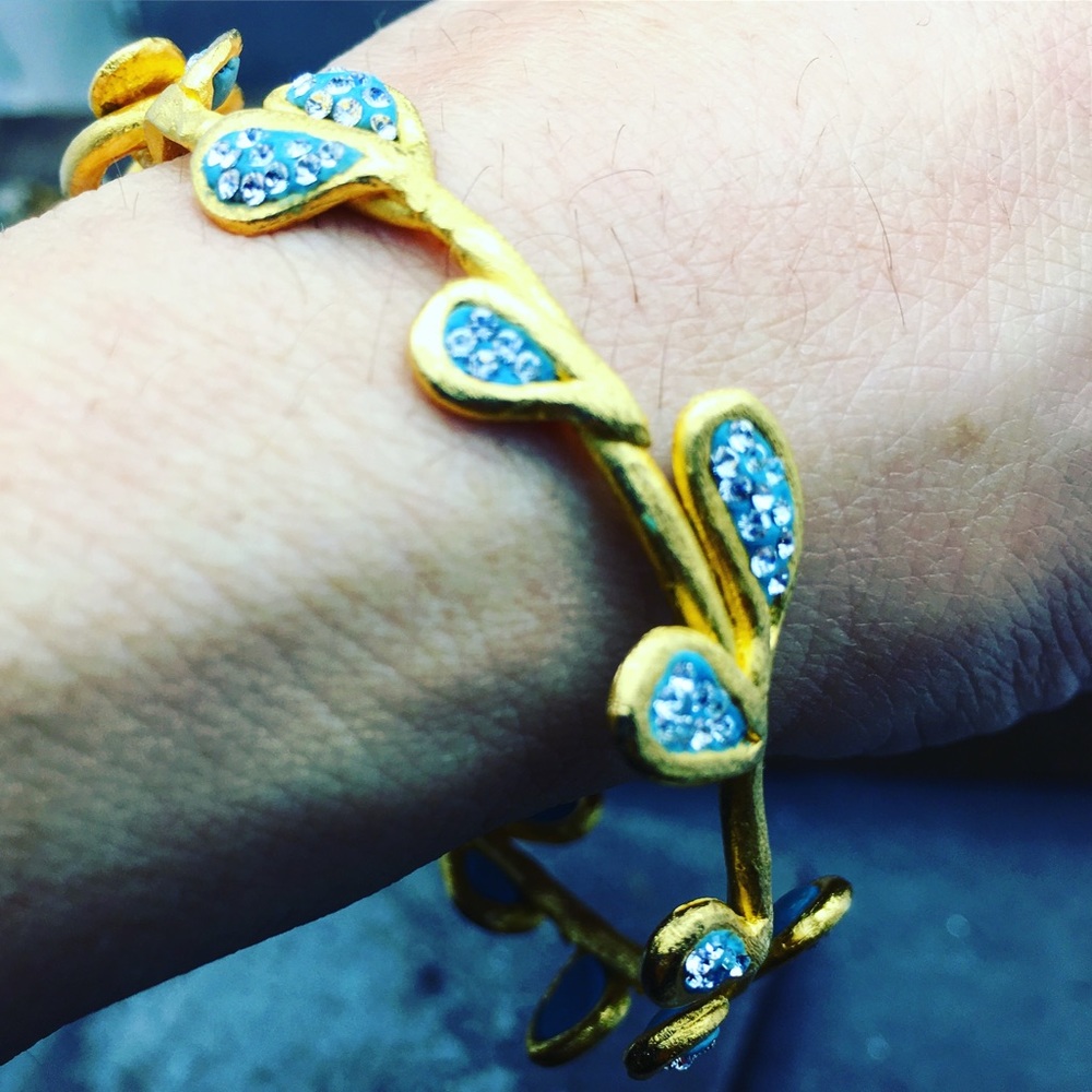 Host Pick x2 Organic formed pave bangle - Picture 3 of 4