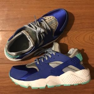 nike air Huaraches women's shoes, size m