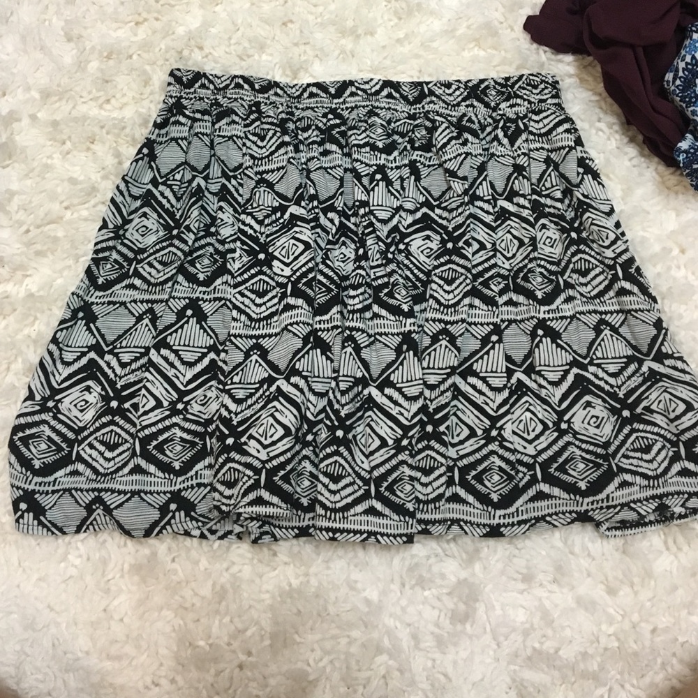 Tribal print flow skirt
