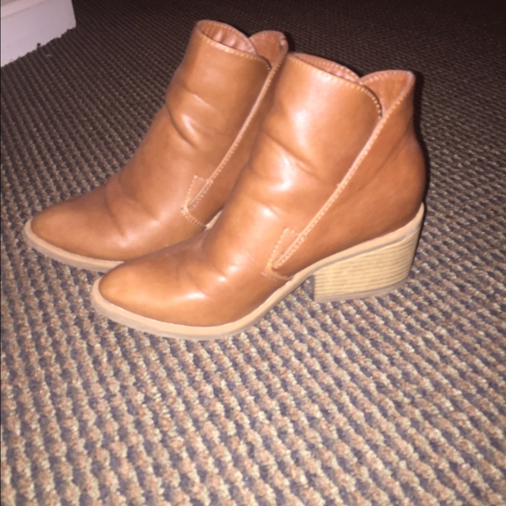 Apt 9 brown ankle boots size 7