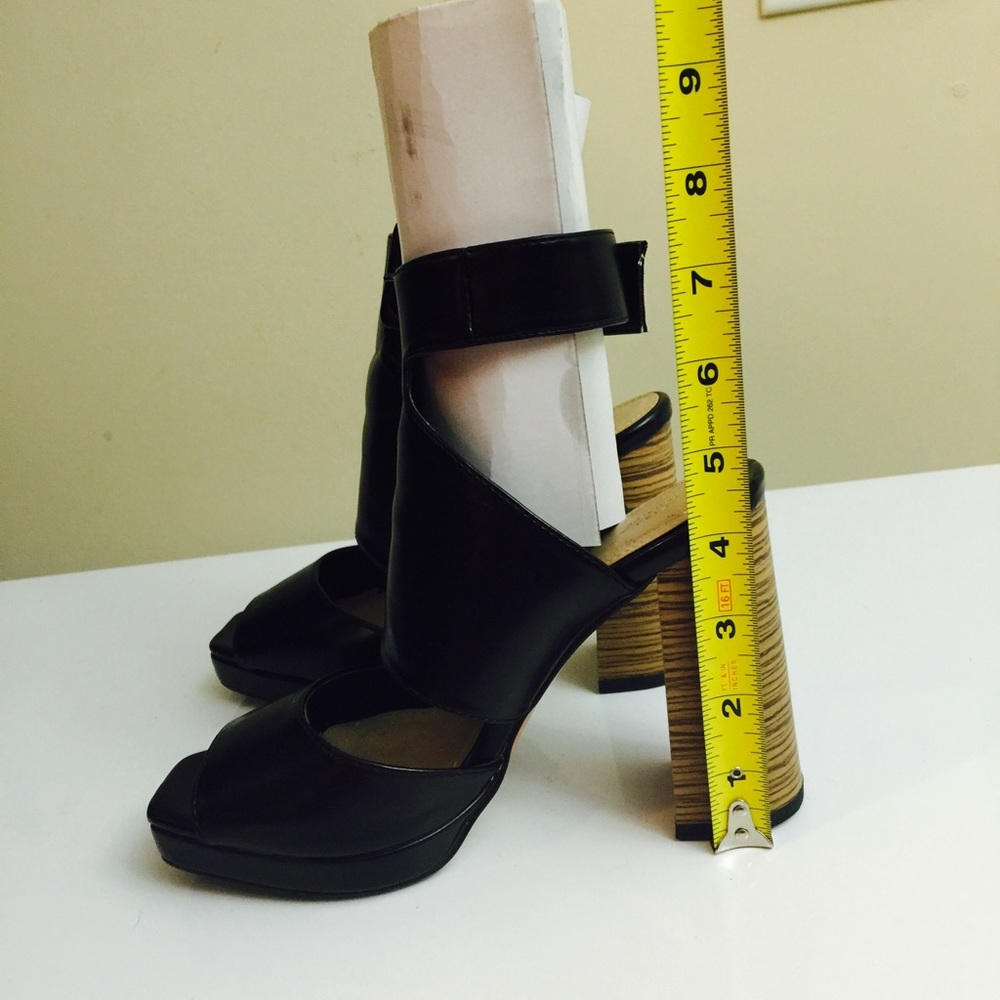 Black Zara heels size 37 heel height.