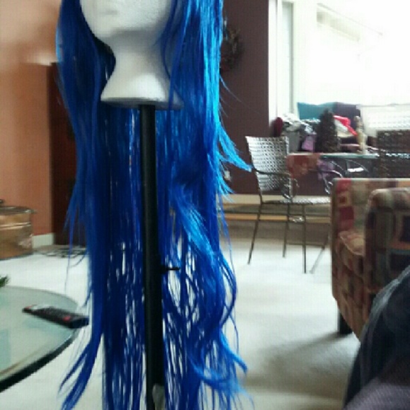 Blue multi layer wig - Picture 2 of 2