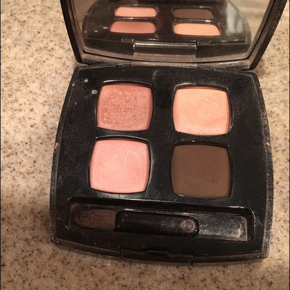 CHANEL Other - Chanel Les 4 Ombres - Demure (85)