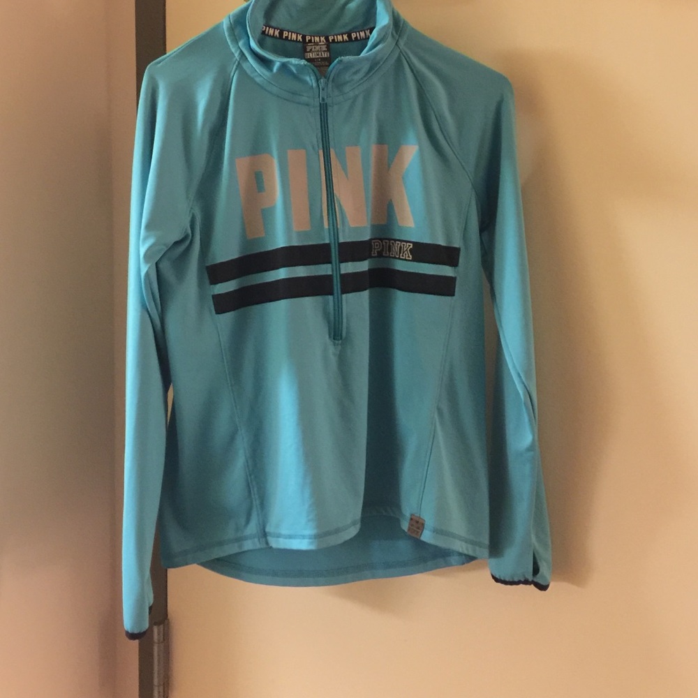 VS Pink Leggings Outfit