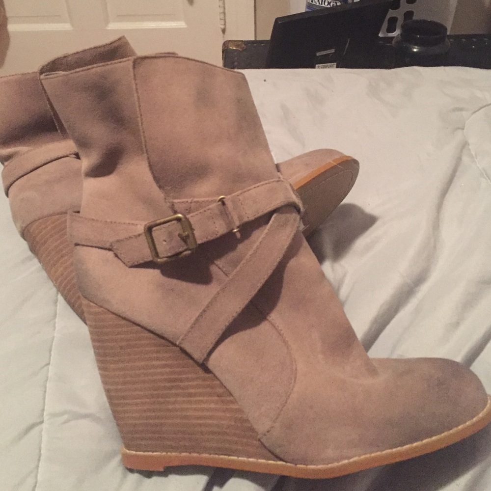 BCBG wedge booties