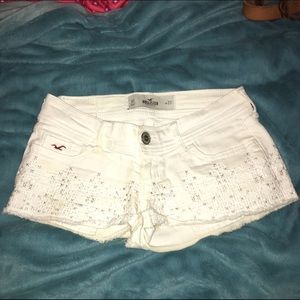 🍍4/$25 Short Hollister Shorts in White & Gold