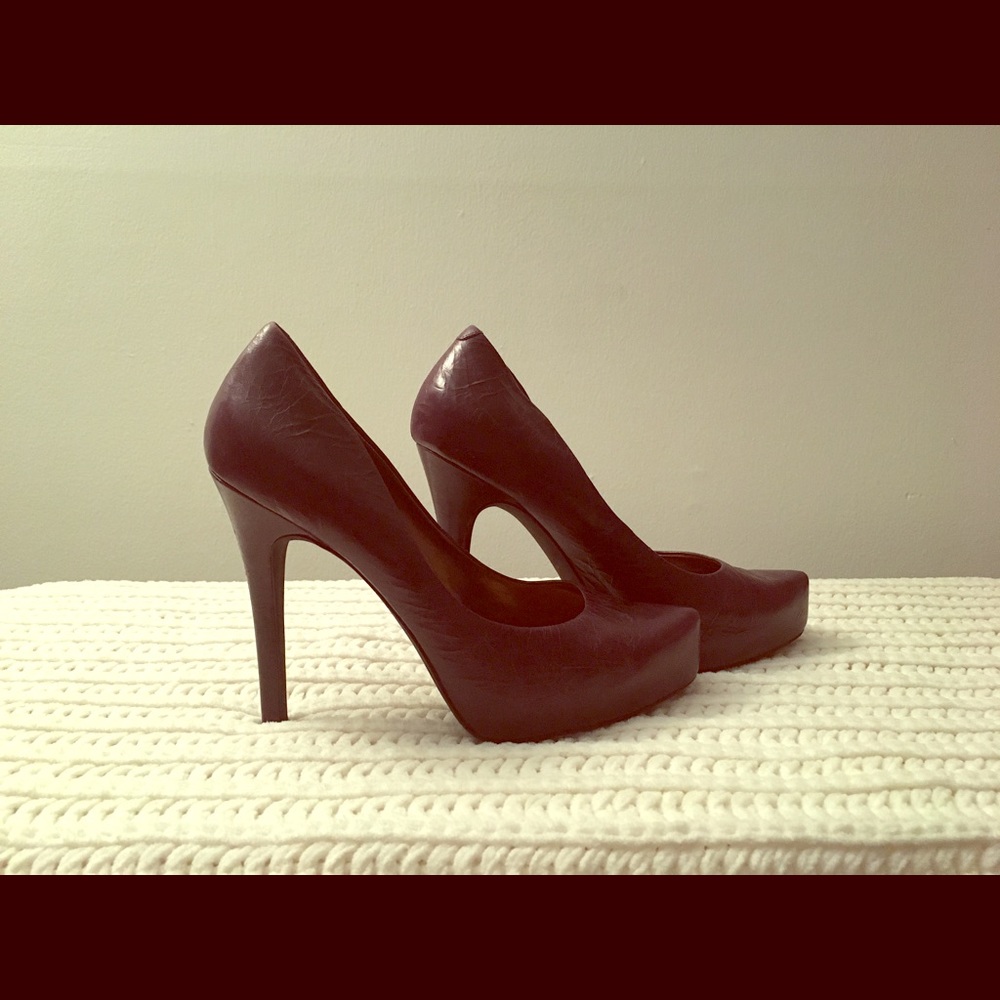 Jessica Simpson pumps