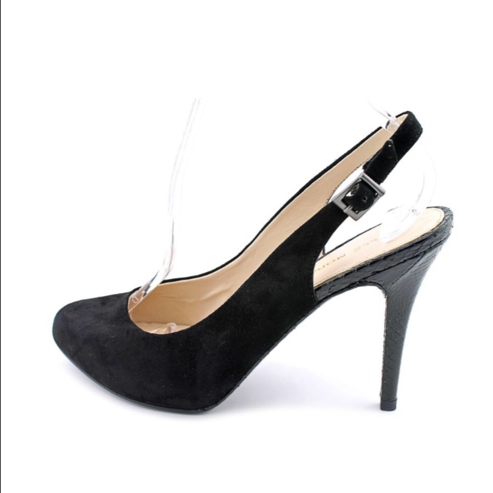 SOLD 😍PELLE Moda 8 Round Toe Suede Heels