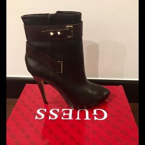 Guess boots