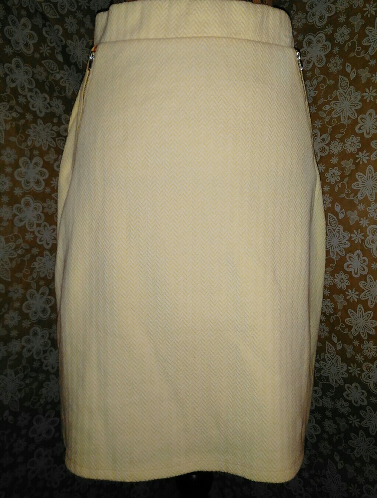 Le Lis Cecilia Zipper Detail A-line Skirt