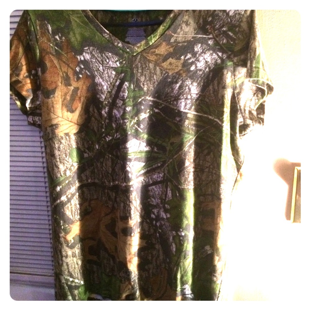 Women's mossy oak tee