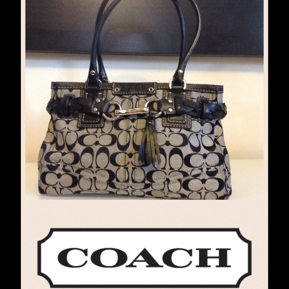 Coach Handbags - ⚡️Huge Sale ⚡️ Authentic Coach purse