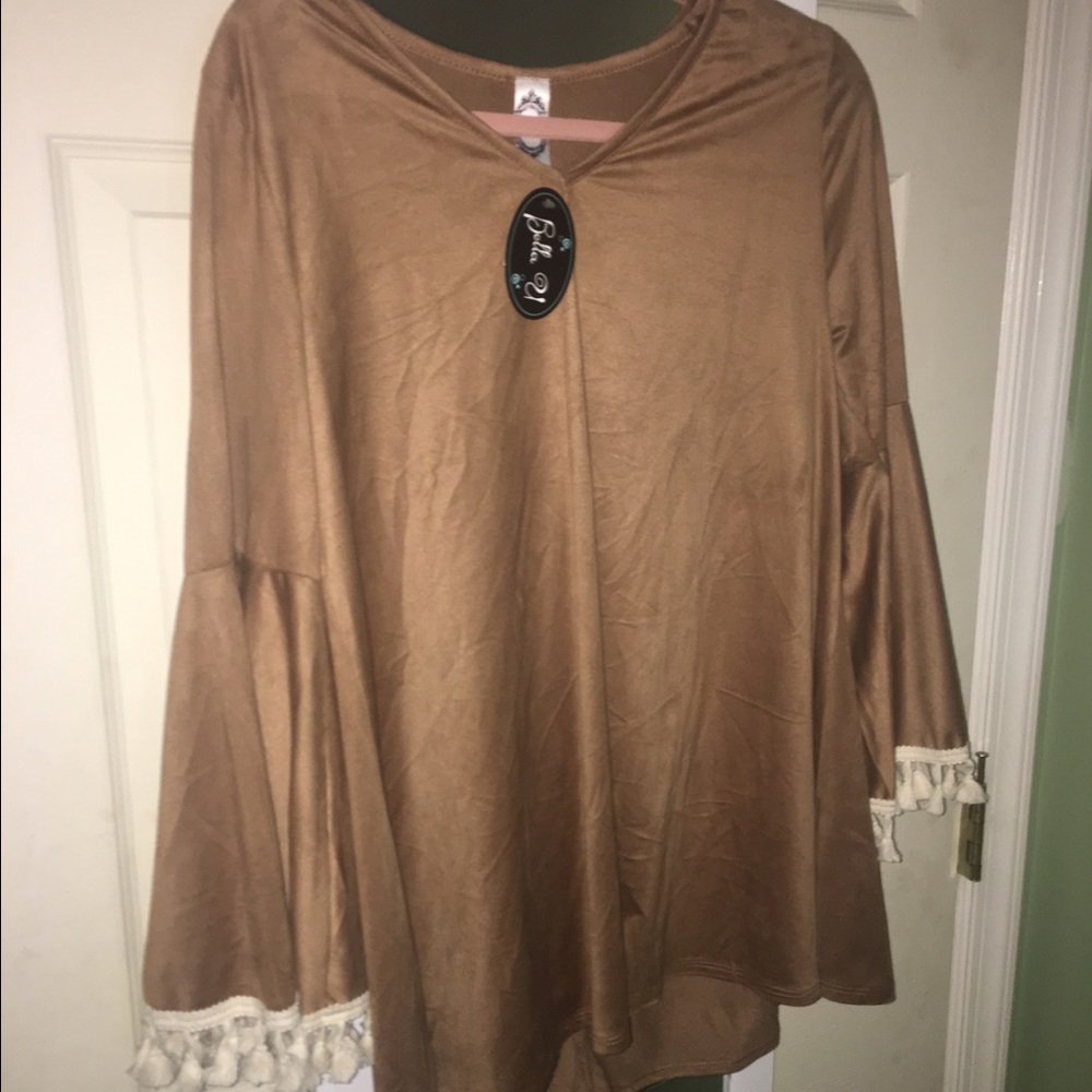 NET boutique blouse.