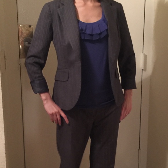 Women's Grey Suit - Picture 1 of 4