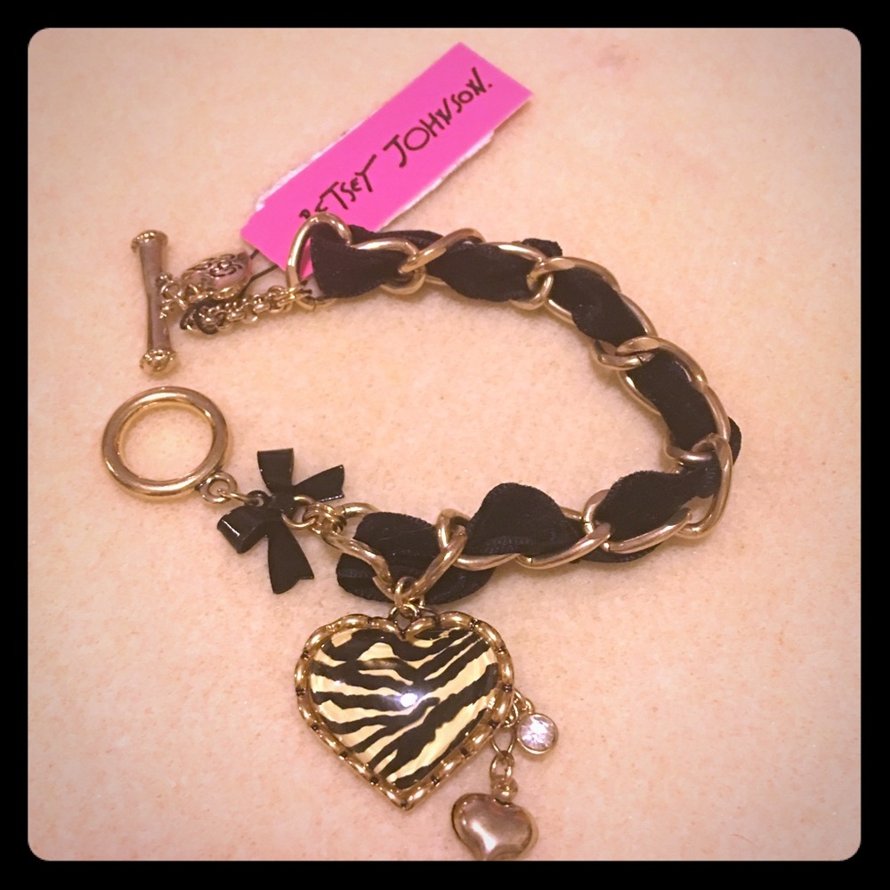 NWT Betsey Johnson bracelet