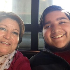 Meet your Posher, Estela