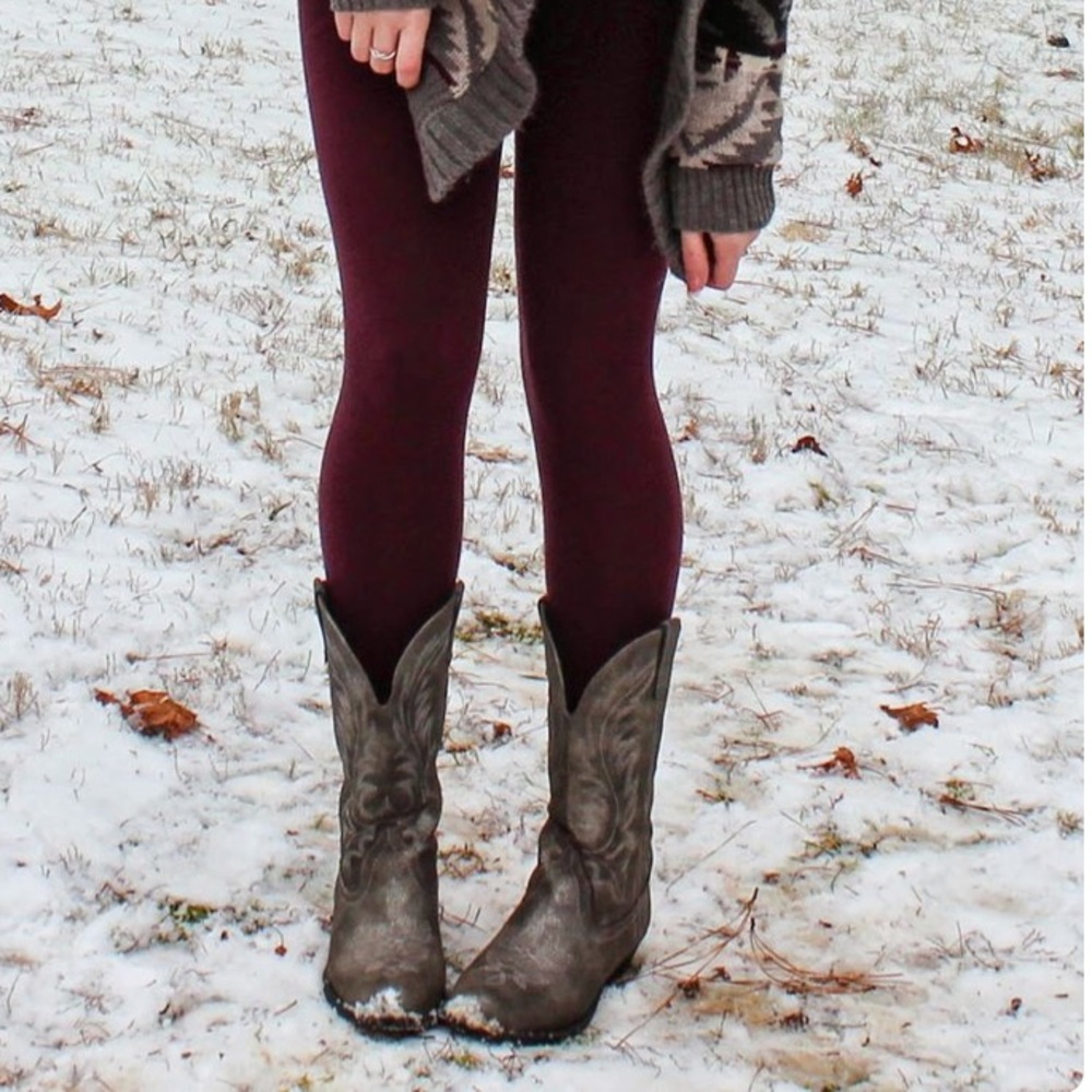 Gorgeous Justin Cowboy Boots - Unique Embroidery