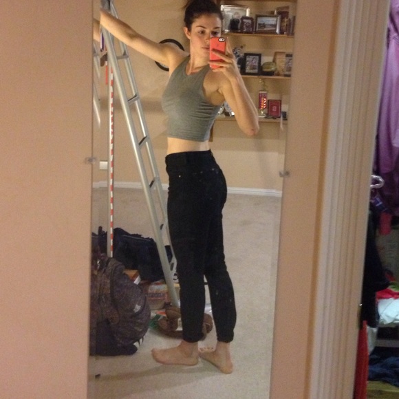 Black high waisted ripped jeans! - Picture 4 of 4