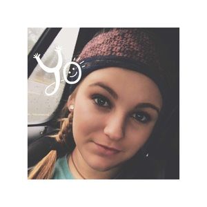 Meet your Posher, Hannah