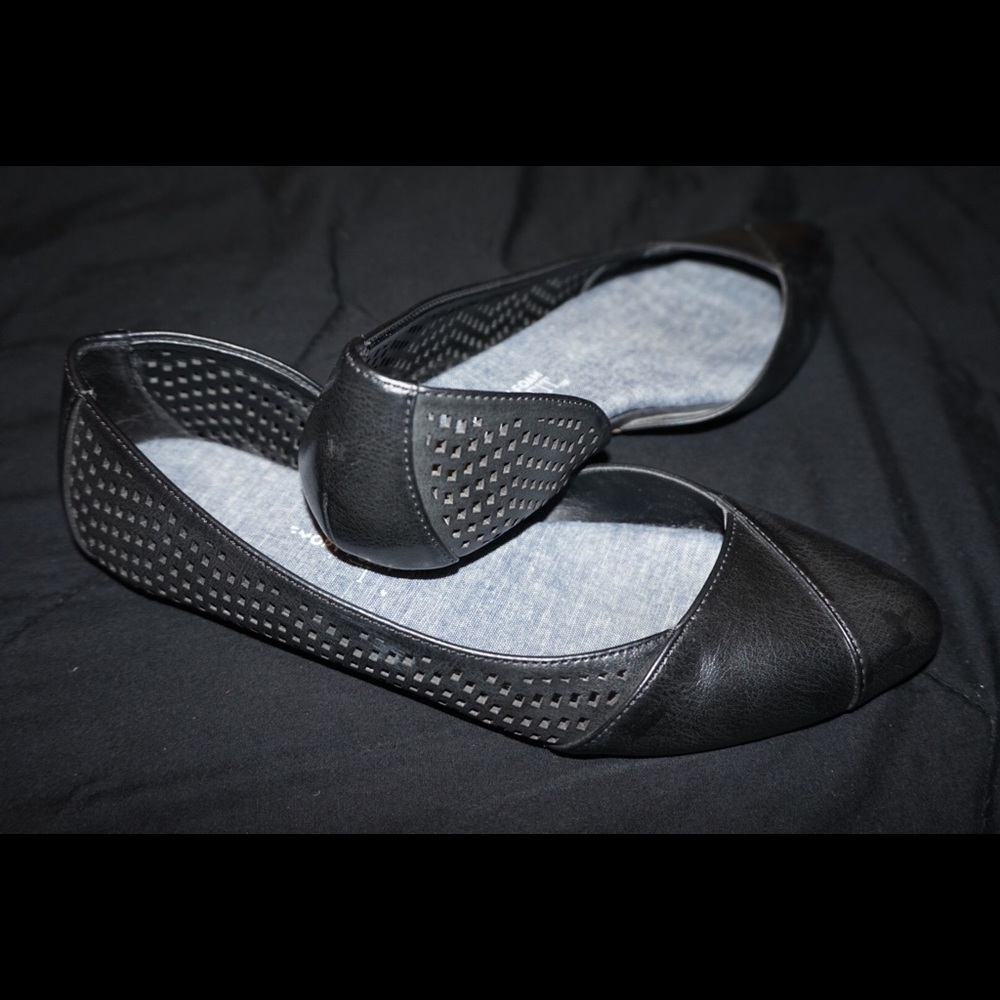 Pointy Black Flats