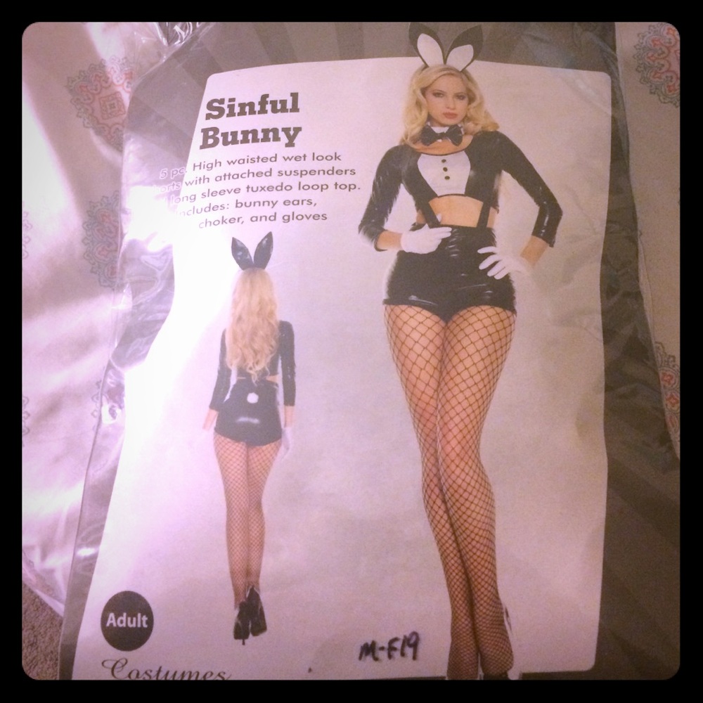 Cute Bunny Costume!