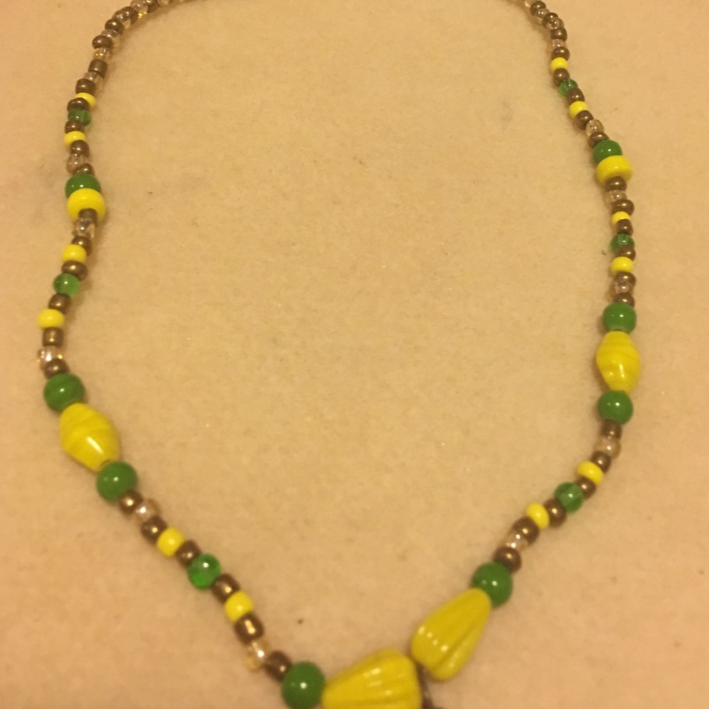 Pretty necklace - Picture 3 of 3