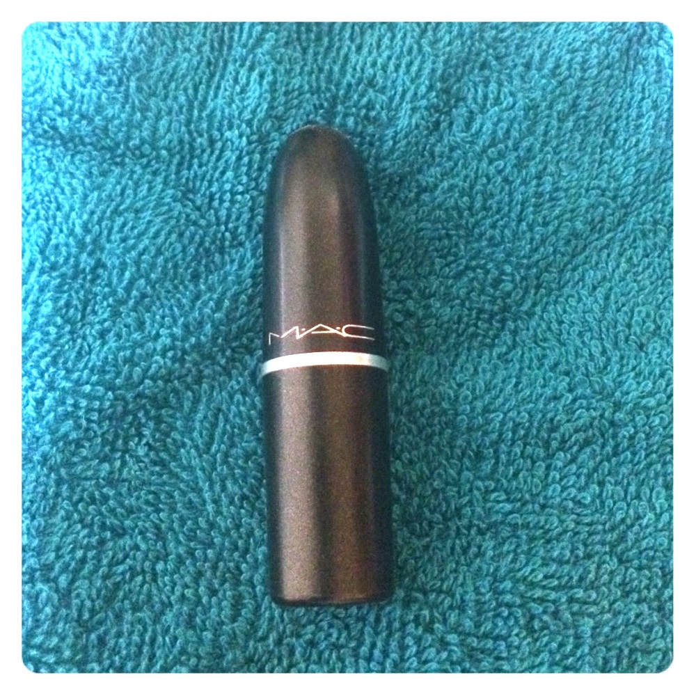 Mac Lipstick in Faux