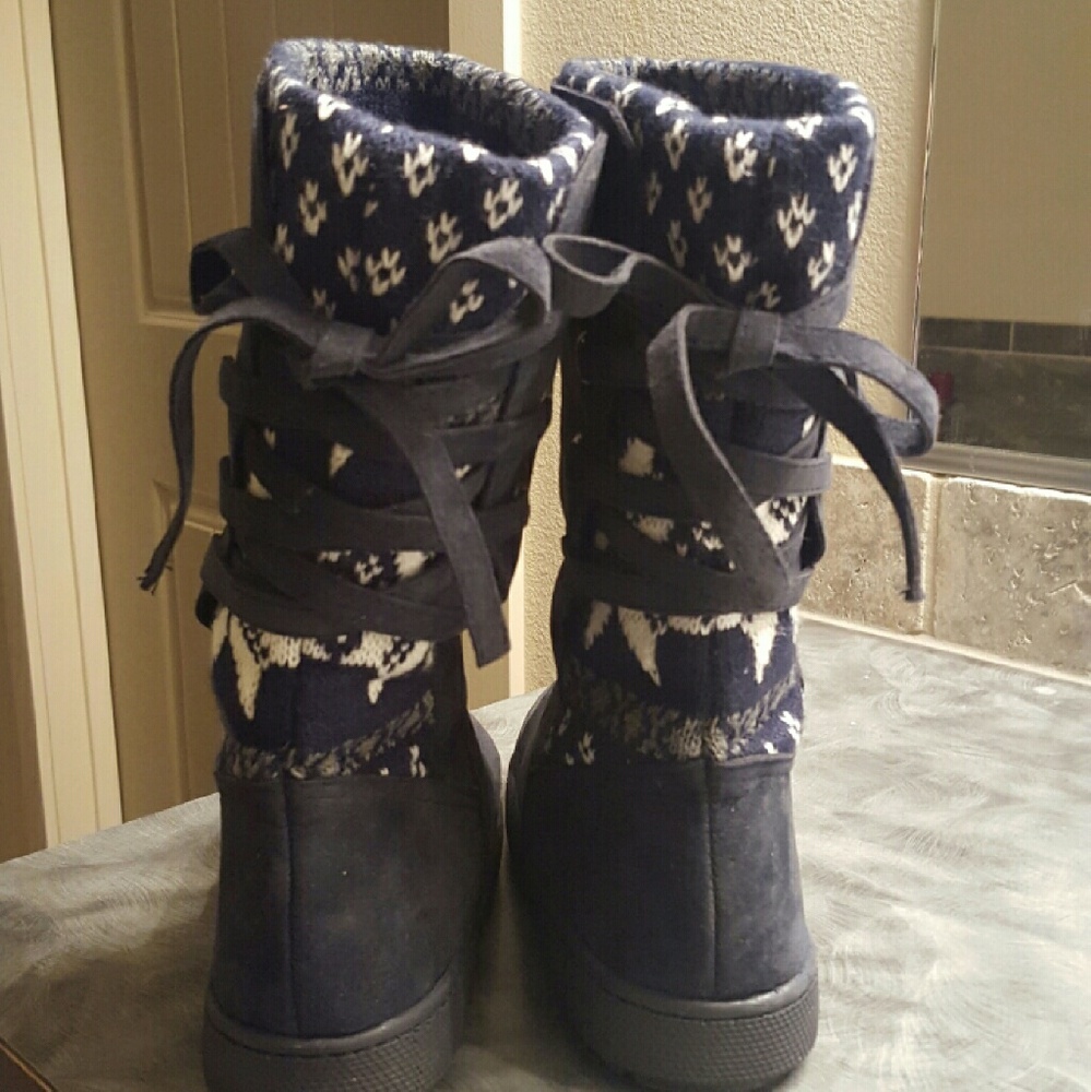 Just Fab Edmonton boots size 8