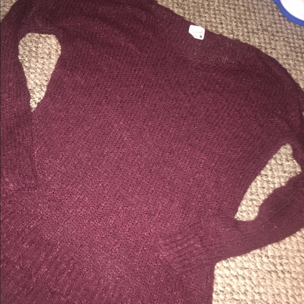 Maroon sweater