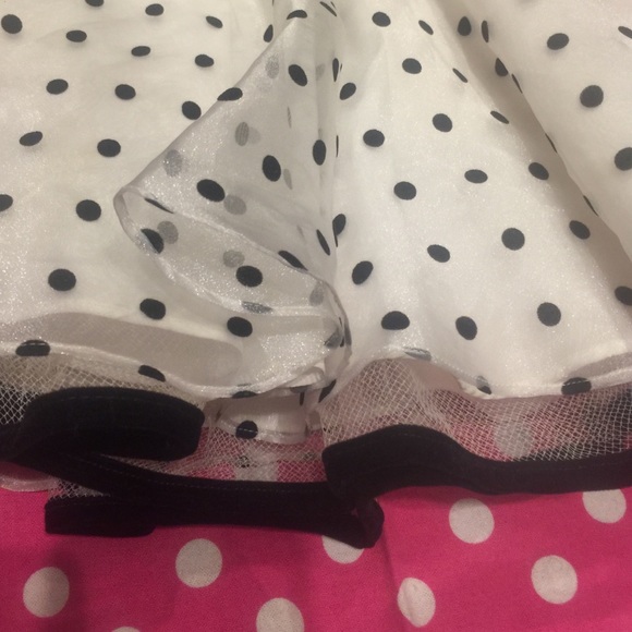 Velvet and crinoline dress with bow. - Picture 4 of 4