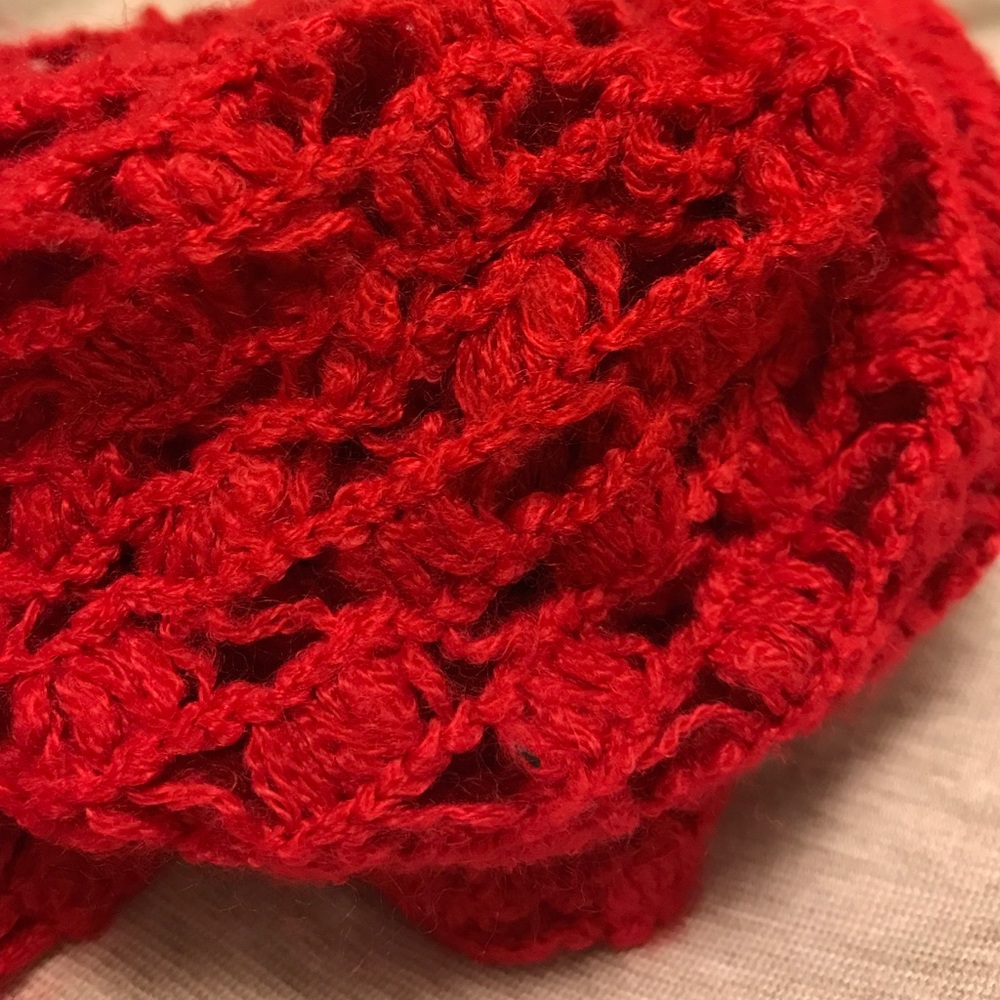 Red infinity scarf - Picture 2 of 2