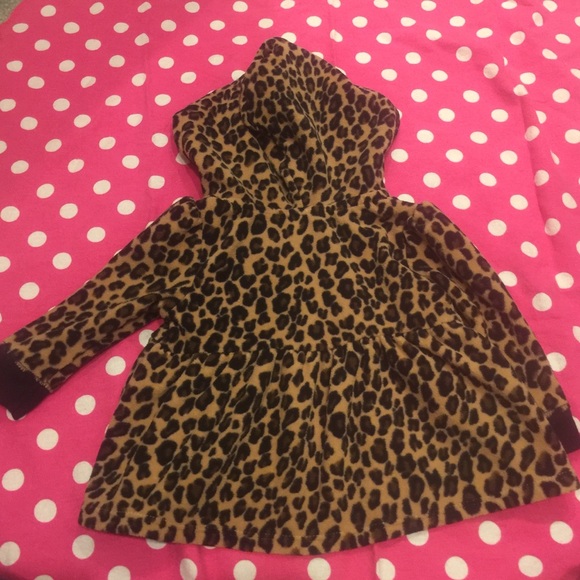 Leopard fleece peplum hoodie. - Picture 3 of 3