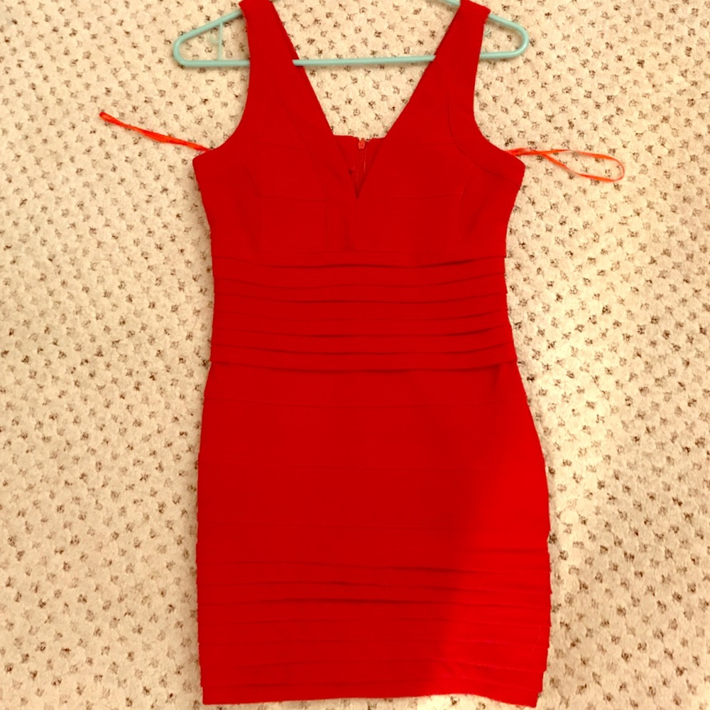 💃🏻 Deep Red Bodycon Mini 💃🏻
