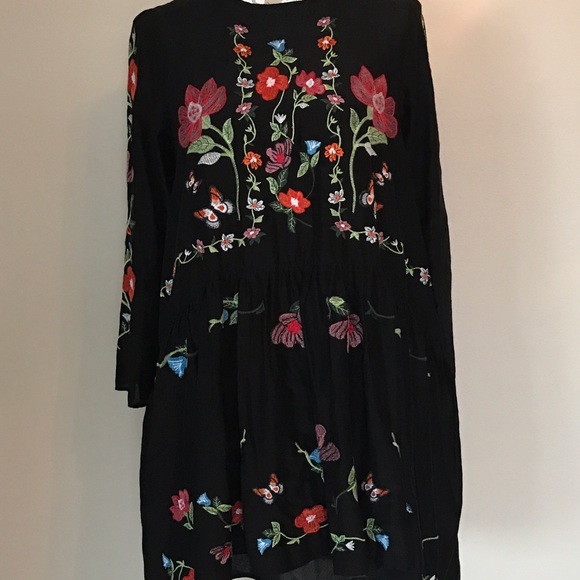 Sz S 🍒Zara embroidered dress - Picture 4 of 4