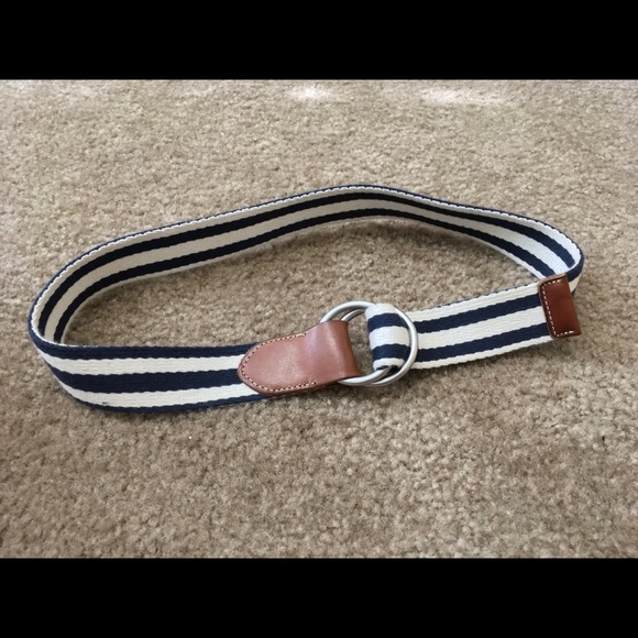 ✨Like New✨ Banana Republic Belt - Picture 2 of 3
